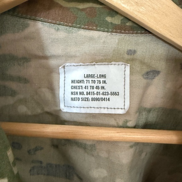 Men's Camouflage Outdoor Performance Jacket - Picture 2 of 5